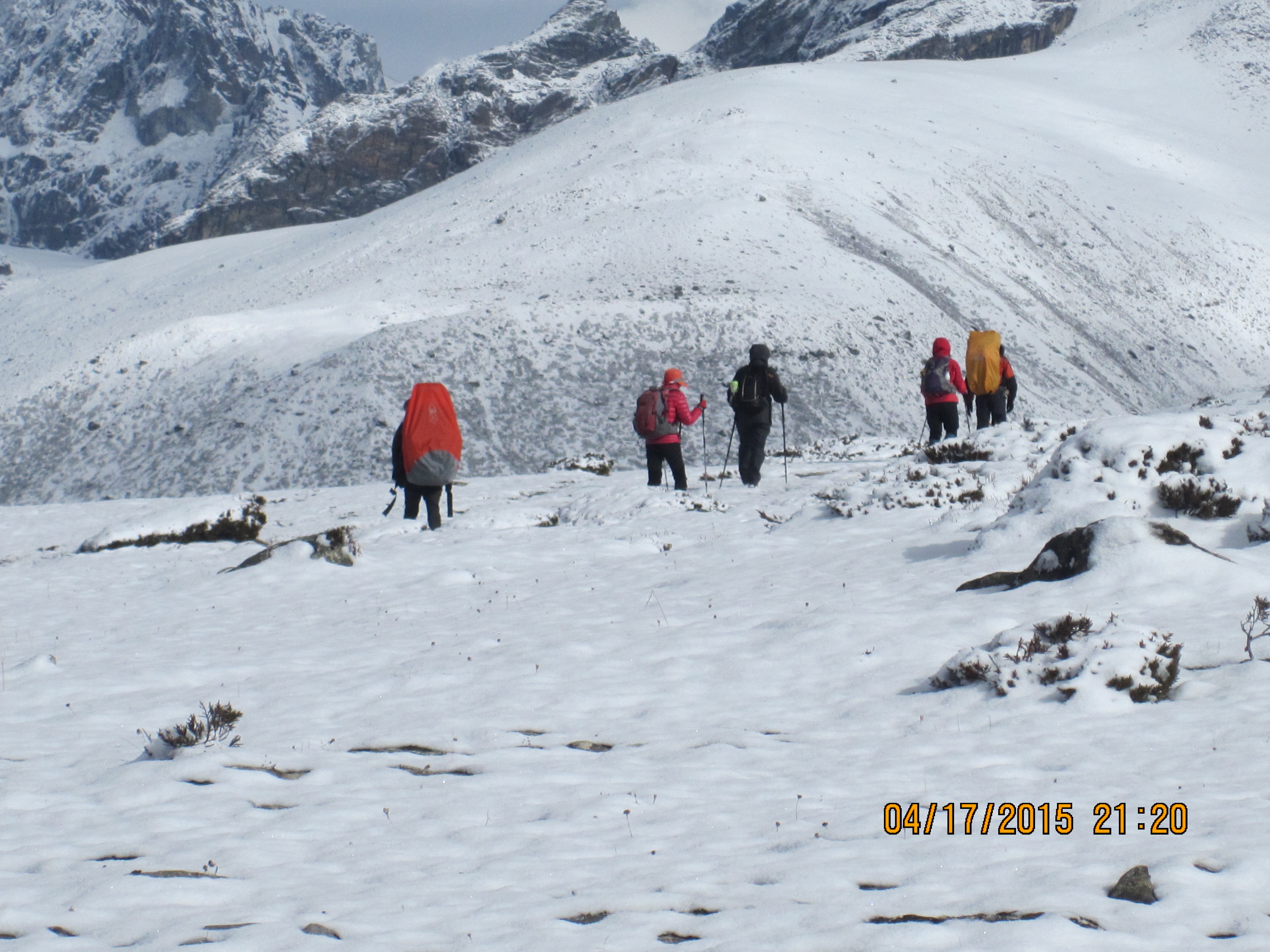 Everest as’ Snow bank’ trek